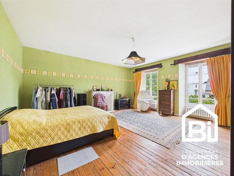 Propriété - 290 m² - 7 pièces