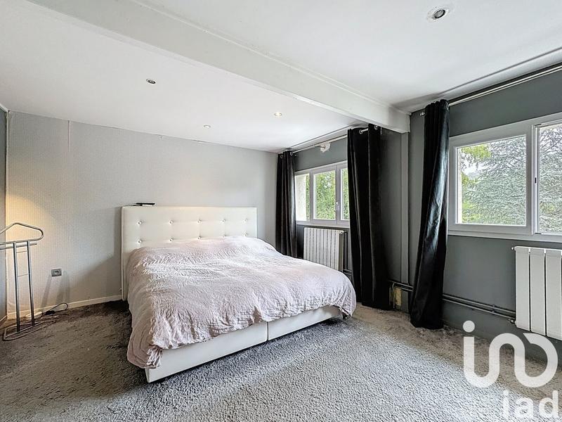 Maison - 180 m² - 8 pièces