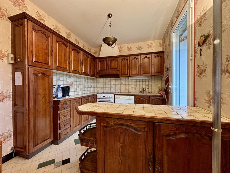 Maison traditionnelle - 181 m² - 7 pièces