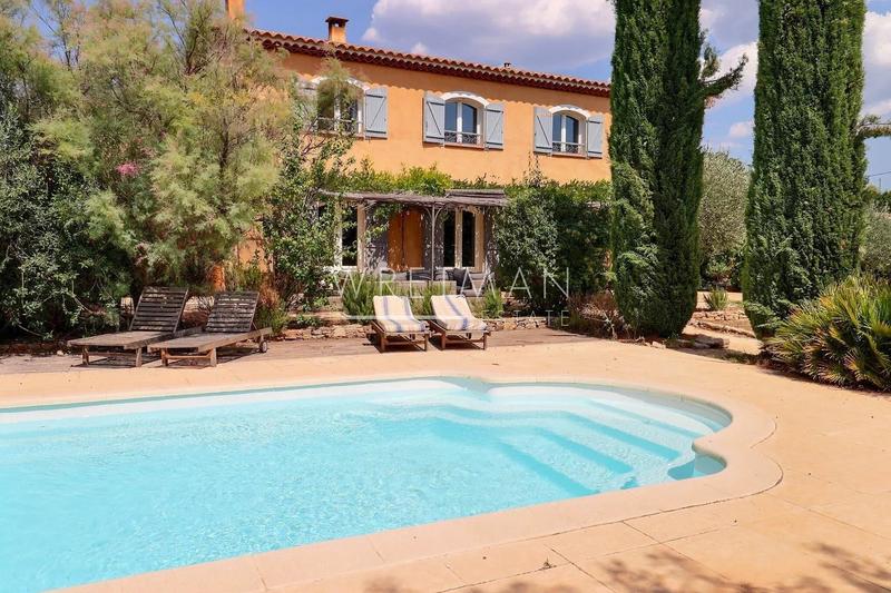 Villa - 232 m² - 9 pièces