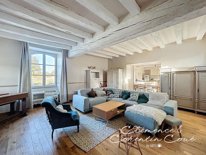 Maison - 260 m² - 11 pièces