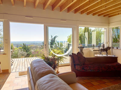 Maison - 206 m² - 7 pièces