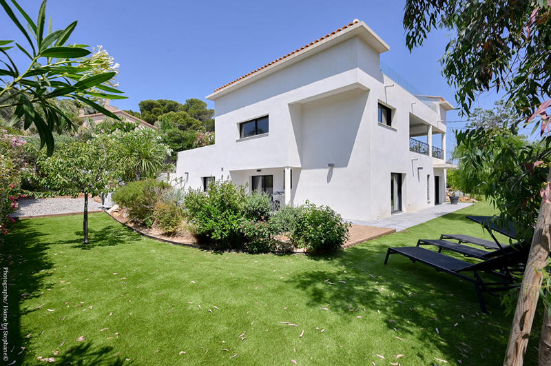 Maison - 220 m² - 6 pièces