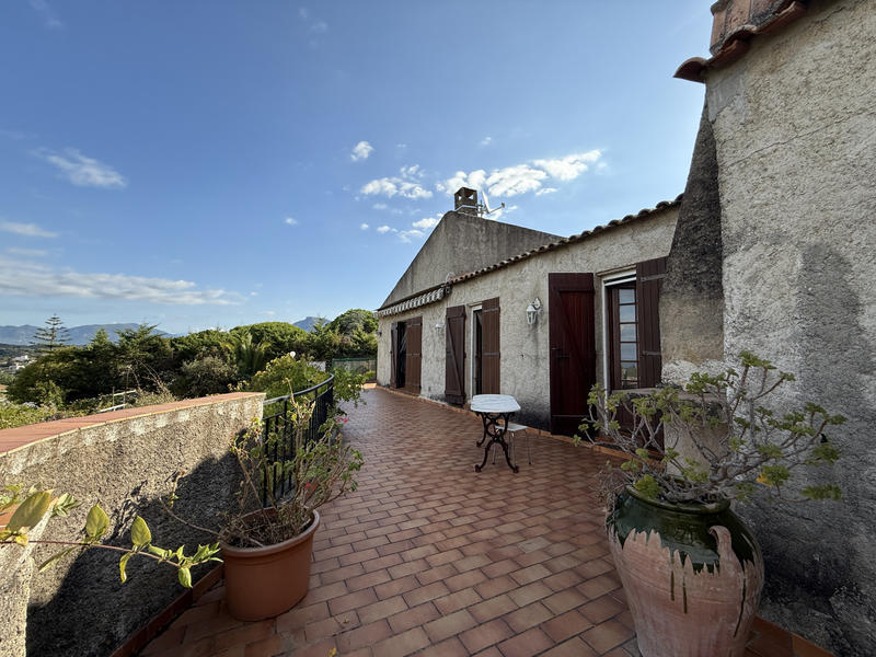 Propriété - 315 m² - 8 pièces