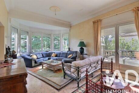 Maison - 289 m² - 10 pièces