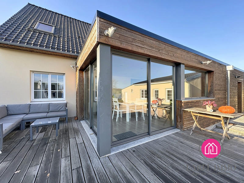 Maison - 162 m² - 9 pièces