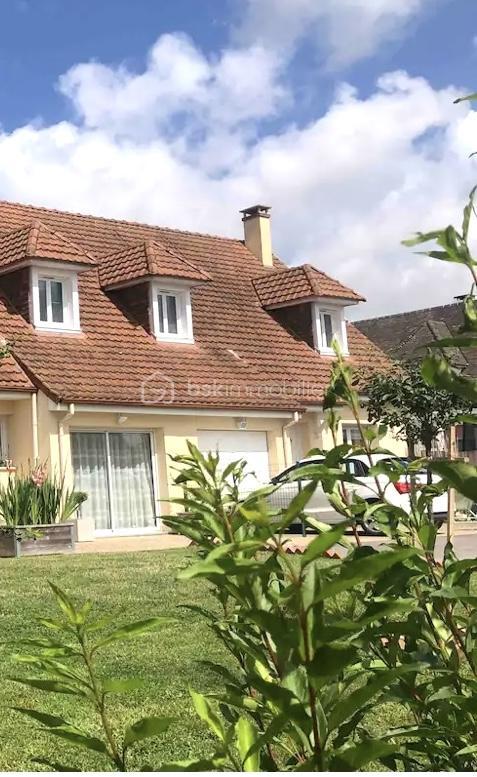 Demeure - 107 m² - 5 pièces