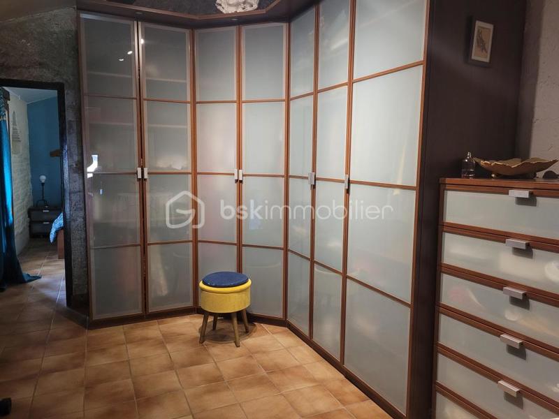 Maison - 366 m² - 8 pièces