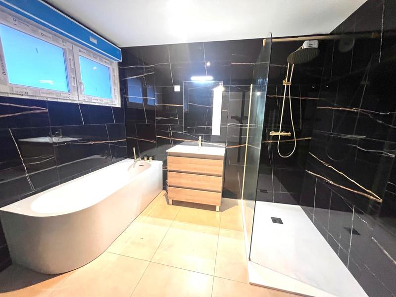 Maison - 137 m² - 6 pièces