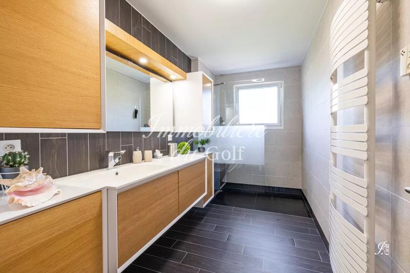 Villa - 232 m² - 6 pièces