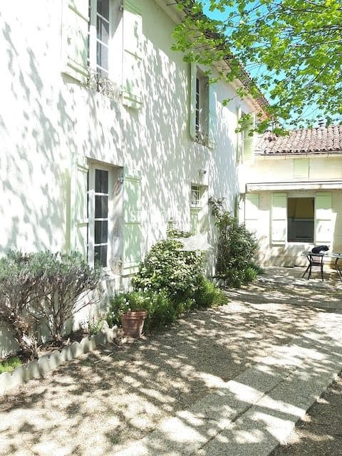 Maison - 200 m² - 7 pièces