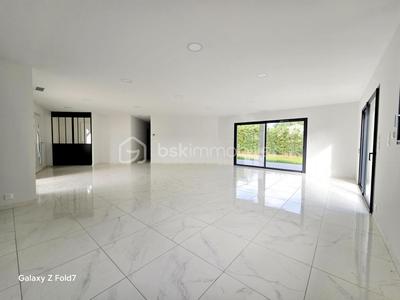 Maison - 144 m² - 5 pièces