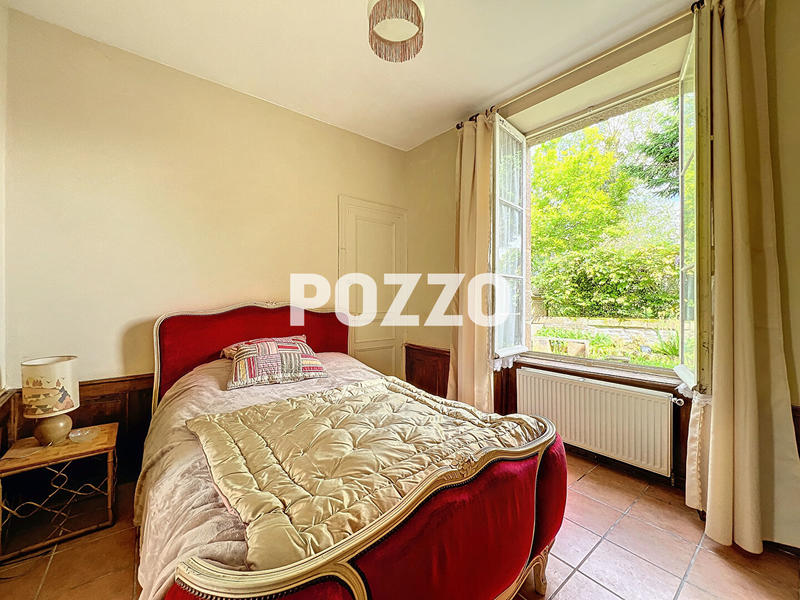 Maison - 170 m² - 10 pièces