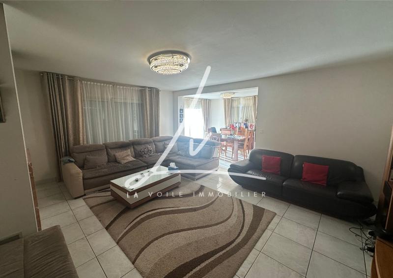 Maison contemporaine - 206 m² - 8 pièces