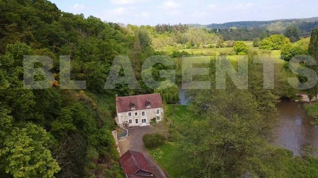 Moulin - 195 m² - 6 pièces