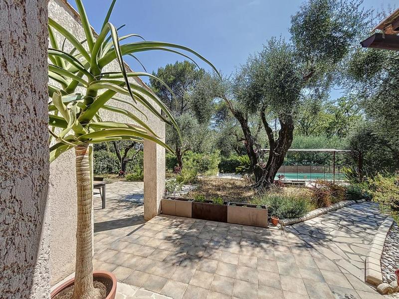 Villa - 204 m² - 6 pièces