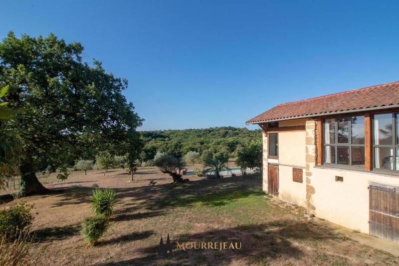 Propriété - 260 m² - 11 pièces