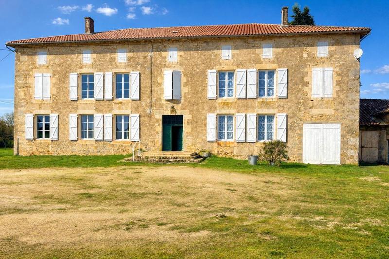 Maison de maîtres - 431 m² - 11 pièces