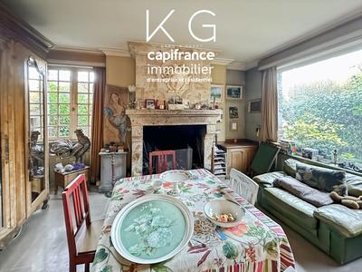 Propriété - 233 m² - 10 pièces