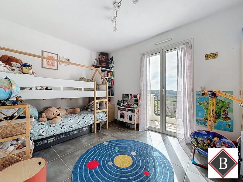 Villa - 90 m² - 4 pièces