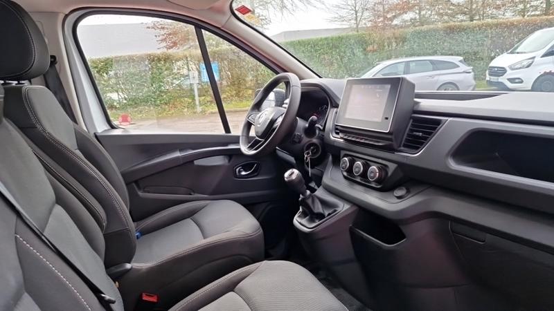 Renault Trafic Fourgon l2h1 3000 kg blue dci 130 grand confort