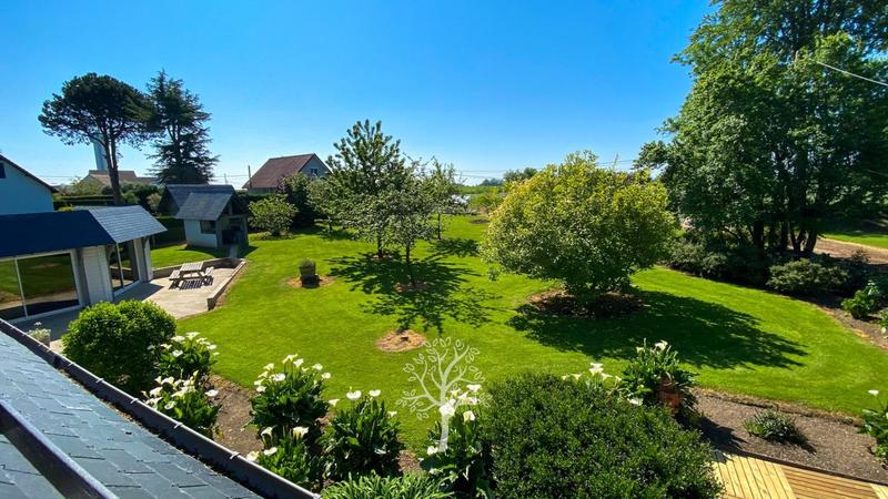 Maison - 180 m² - 5 pièces