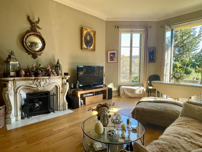 Appartement bourgeois - 73 m² - 2 pièces