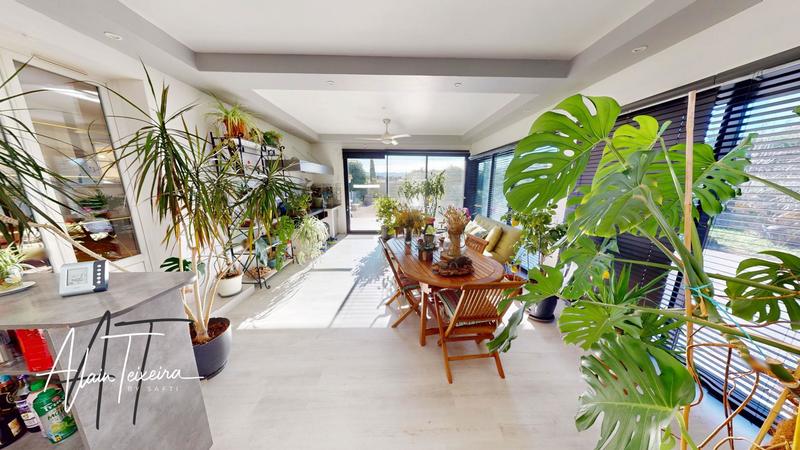 Maison - 194 m² - 9 pièces