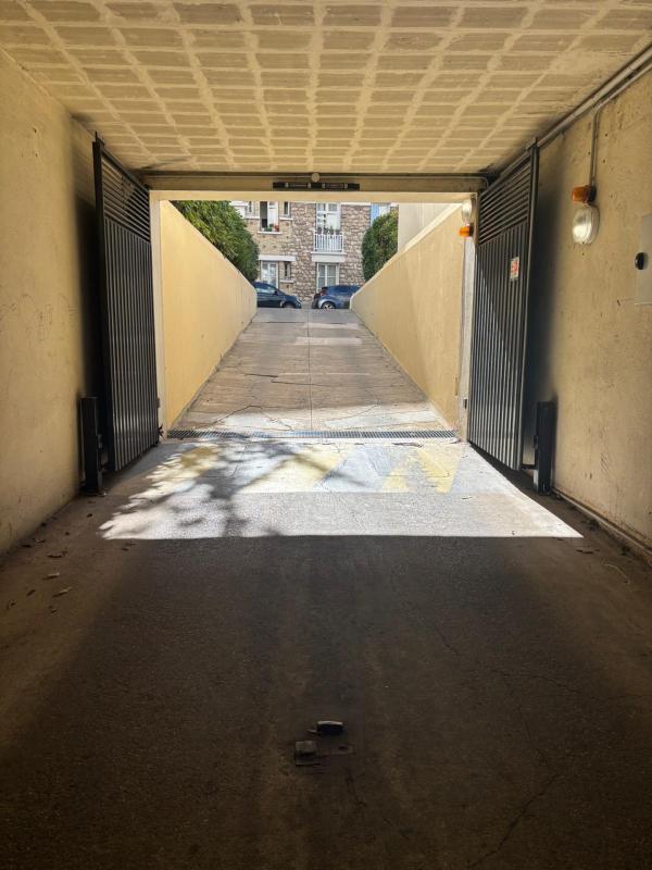 Parking / Garage - 55 m²