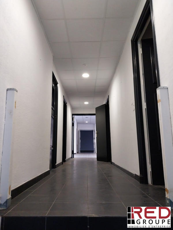 Local commercial - 477 m²