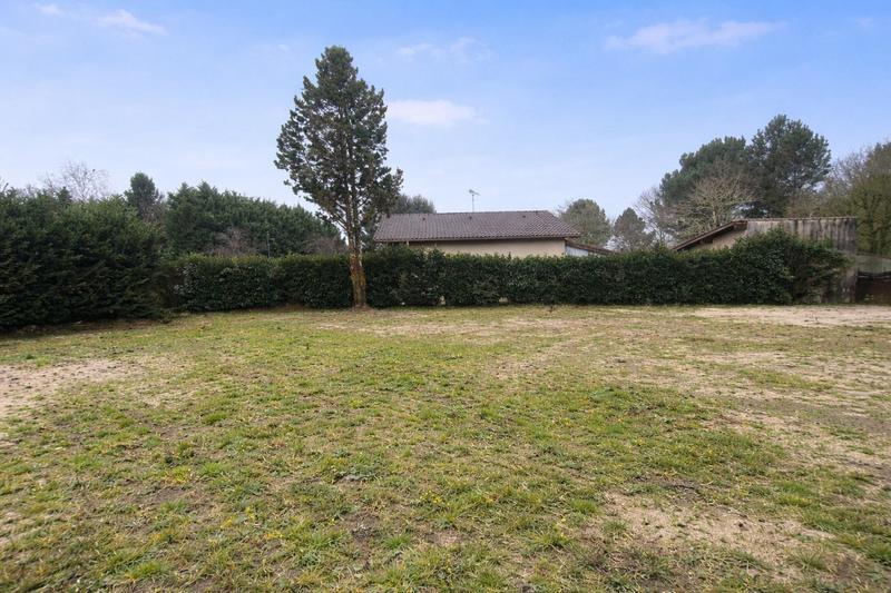 Terrain - 619 m²