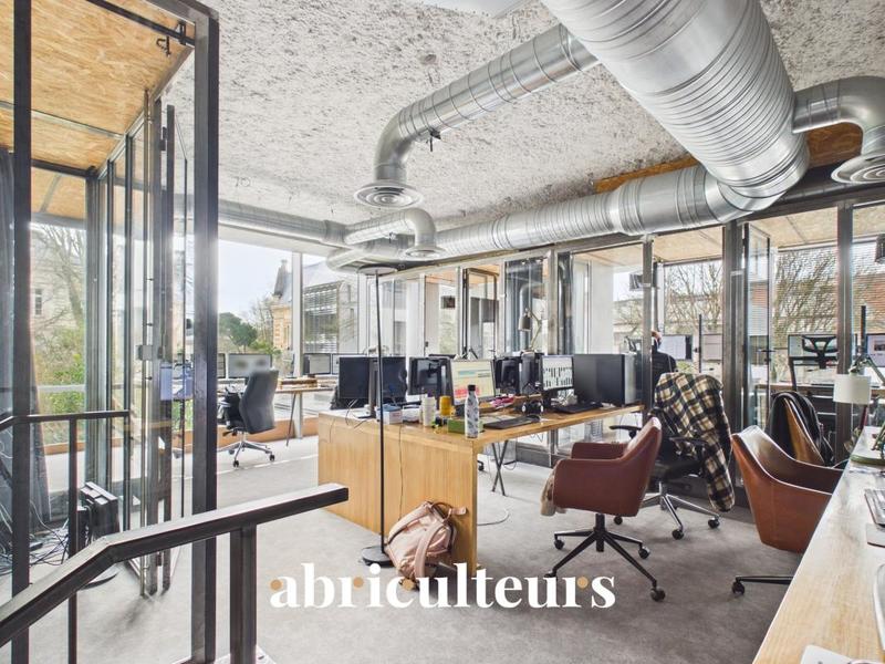 Bureau - 200 m² - 4 pièces