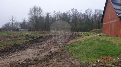 Terrain constructible - 739 m²