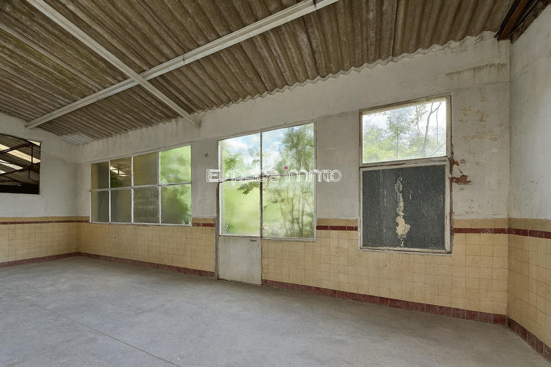 Local commercial - 467 m²