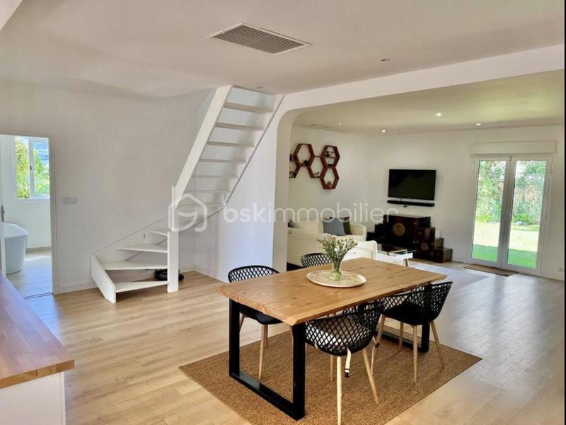 Maison traditionnelle - 160 m² - 5 pièces