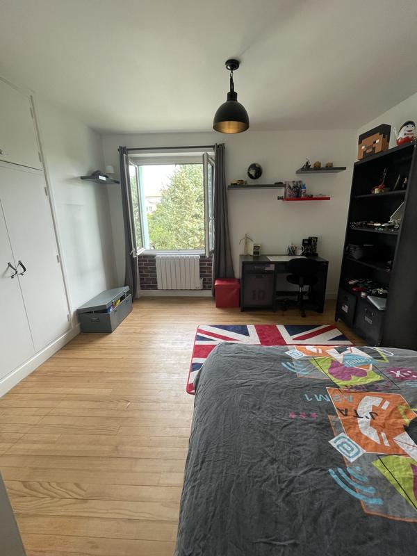 Maison traditionnelle - 265 m² - 11 pièces