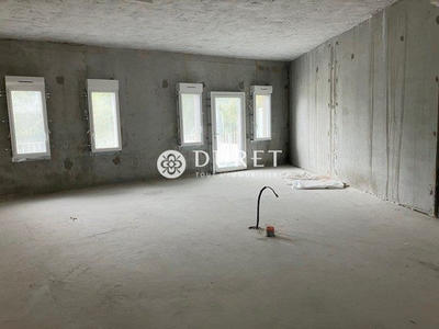 Local commercial - 107 m²