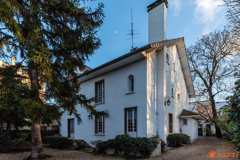 Villa - 269 m² - 12 pièces