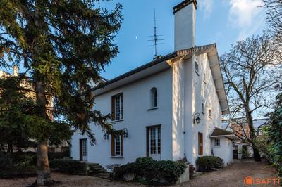 Villa - 269 m² - 12 pièces