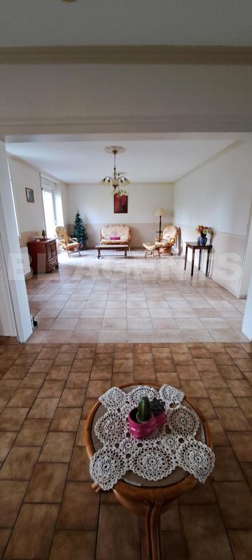 Demeure - 196 m² - 8 pièces