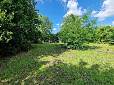 Terrain constructible - 720 m²