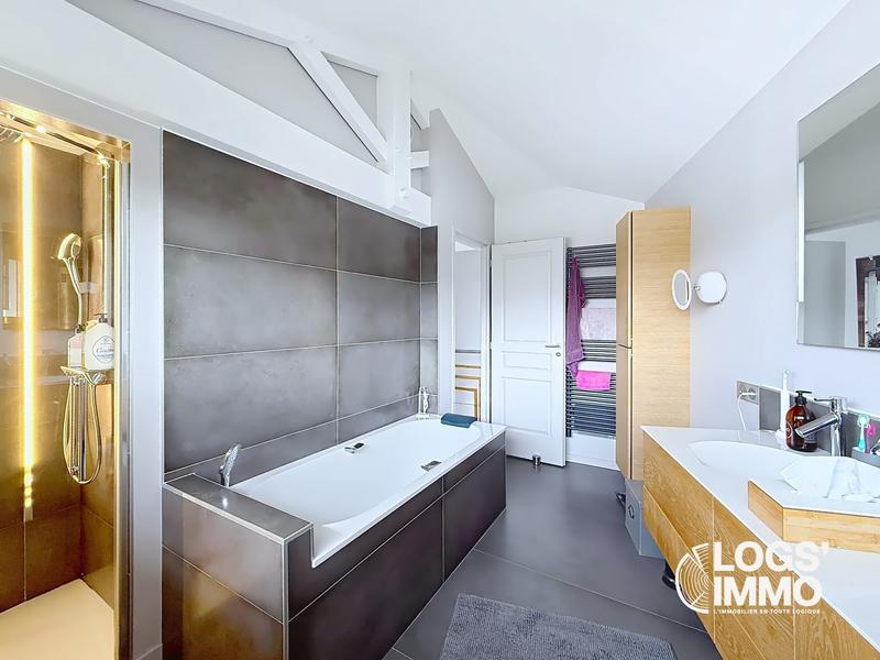 Maison ancienne - 150 m² - 6 pièces