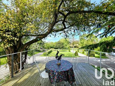 Maison - 251 m² - 11 pièces