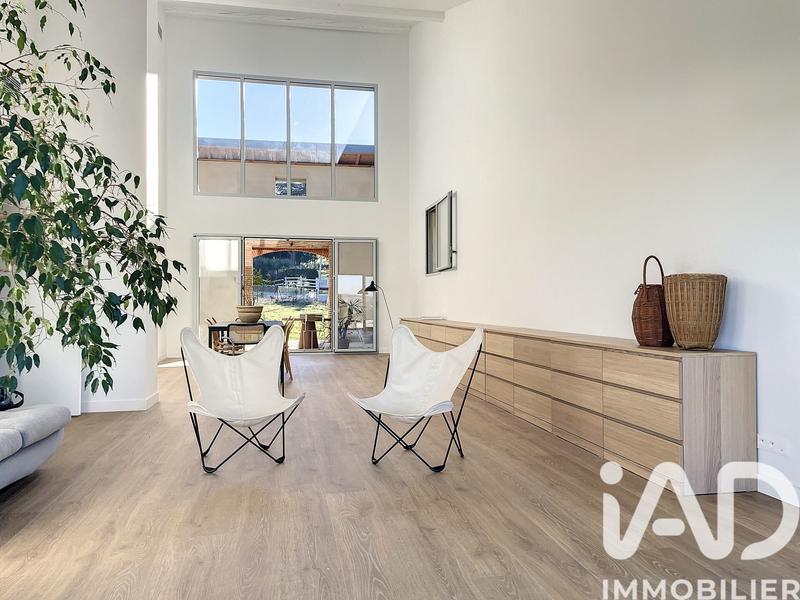 Maison - 228 m² - 7 pièces