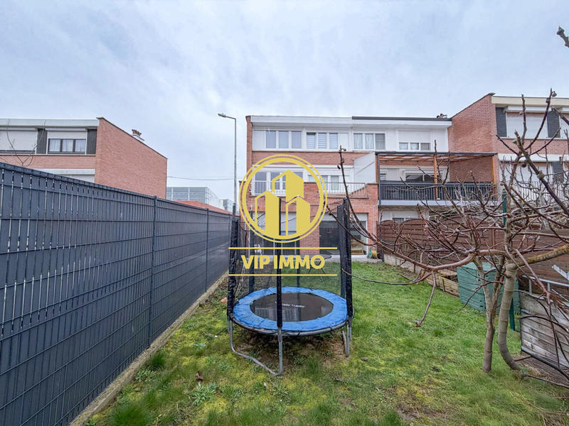 Maison - 111 m² - 7 pièces