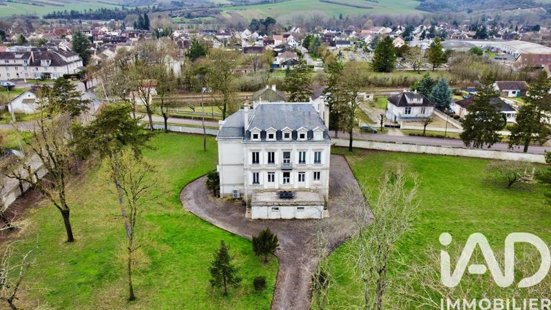 Château - 215 m² - 6 pièces