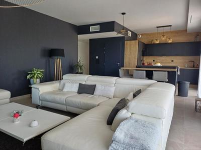 Appartement - 94 m² - 3 pièces