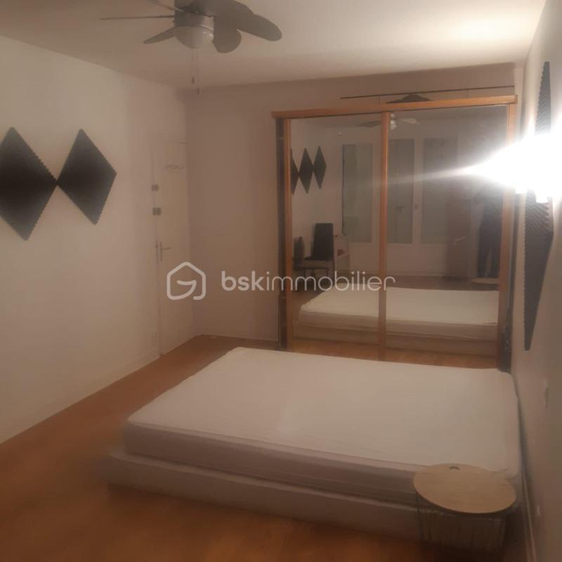 Appartement - 97 m² - 5 pièces