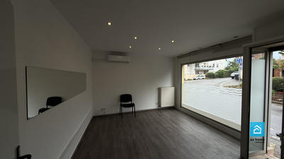 Local d'activités - 90 m² - 3 pièces