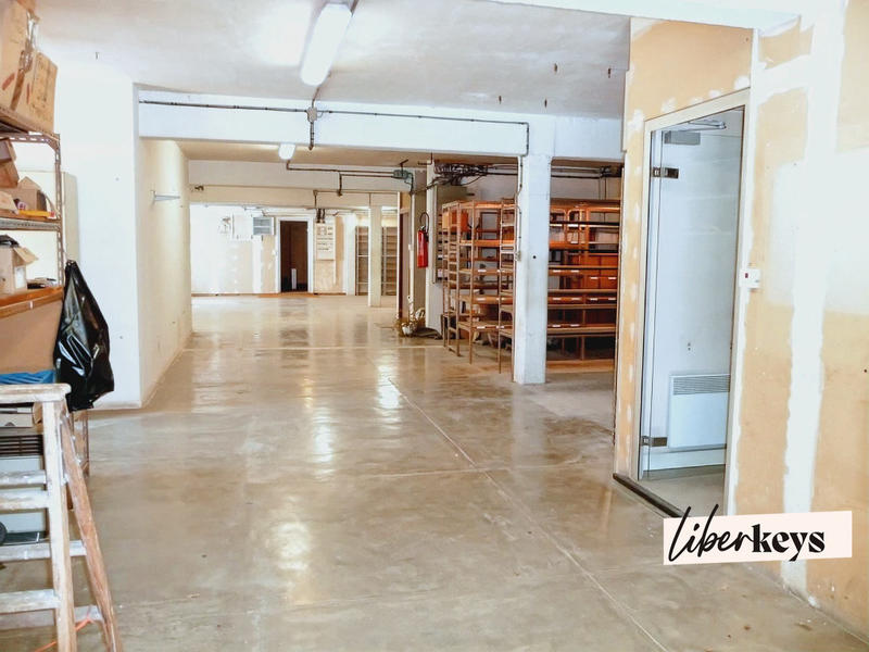 Propriété - 230 m² - 10 pièces